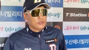 답변하는 이승엽 두산 감독