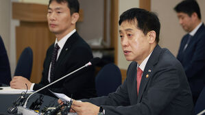 금융위원장&middot;금융협회장 간담회에서 발언하는 김주현 금융위원장 (사진=금융위원회 제공, 연합뉴스)