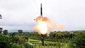 북한, 어제 ICBM 화성-18형 시험발사 김정은 현지지도