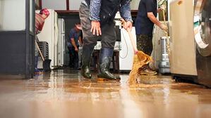 "치워도 치워도 끝없어"&hellip;호우 피해 복구 막막