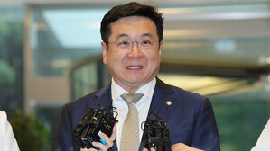 취재진 질문 답하는 이찬희 삼성 준감위원장