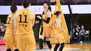 신난 박지수 (사진=WKBL 제공, 연합뉴스)