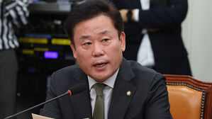 '최고위원 사퇴' 송갑석 "민주당 모두의 실패…자기 증명 거부"