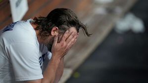 '가을 징크스' 커쇼 6실점…'MLB 최초 기록' 불명예까지