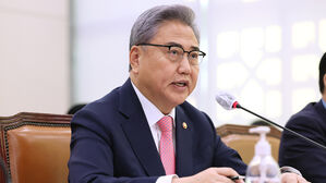 의원질의에 답변하는 박진 외교부 장관
