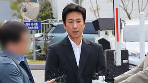 '이선균 마약' 연루 전과 4범 작곡가 정다은 검찰 송치