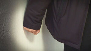 층간 소음 문제로 이웃에 흉기 40대, 징역 10개월