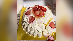 [월드리포트] 뒤집어진 빵?…일본 백화점 케이크 파손 소동