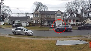 [월드리포트] "이런 일이" 명품 팔려다 보닛 위 올라탄 사연