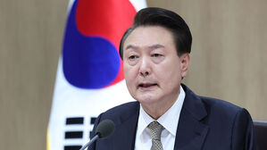 윤 대통령 "규제 과감히 혁파해 코리아 디스카운트 해소"