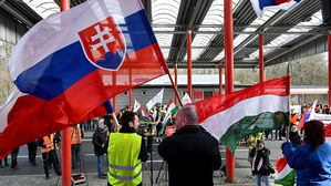 "우크라산 반대" 유럽 농민들 국경봉쇄 연대시위