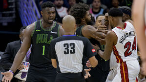 NBA 마이애미, 코트 소란 끝에 뉴올리언스 제압&hellip;4명 퇴장