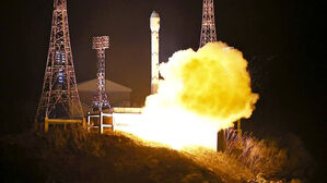 "북한 정찰위성 만리경-1호 궤도 변경 포착"