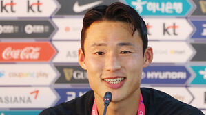 중국에 붙잡혔던 손준호, K5리그로…축구협회 '결격 사유 없다'