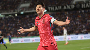 손흥민, 태국전 골 넣고 "웰컴 백 준호!"