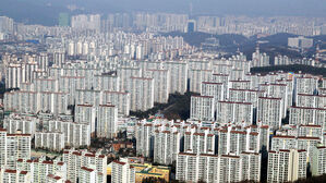 아파트 층간소음 갈등에 50대 흉기 휘둘러…1명 부상