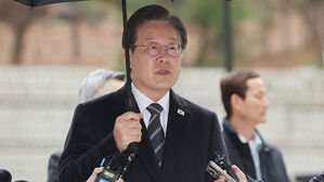 이재명 읍소에도 재판장 "총선 전날 재판 못 바꾼다"