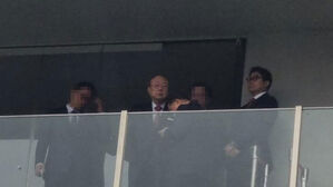 김승연 회장도 류현진 보러 왔다…한화 홈 개막전 1만 2천 석 매진