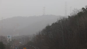 토요일도 전국 황사…미세먼지 '나쁨' 속 황사비 오는 곳도