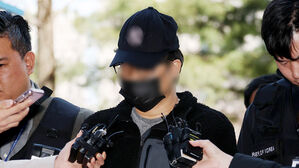 '사전투표소 카메라 설치' 유튜버 구속…공범도 입건