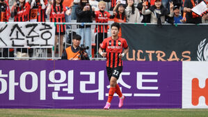 K리그 'BTS 뷔가 응원한' 강원, '린가드 빠진' 서울과 1대 1 무승부