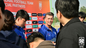 벨 여자 축구대표팀 감독 "새로운 선수 계속 발굴하겠다"
