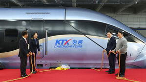 "더 빠르고 더 넓어졌다"…신형 고속열차 'KTX-청룡'