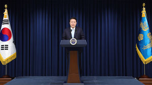 대통령실, 의대 증원에 "2천 명 절대적 수치 아냐…숫자에 매몰 안될 것"