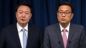 신임 비서실장 정진석&hellip;윤 대통령 "소통&middot;설득 주력할 것"