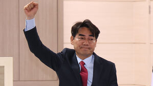 민주, 부산 사하구 이성권 · 이갑준 '부정선거 혐의' 고발