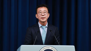 윤 대통령, 정무수석에 홍철호 전 의원 임명