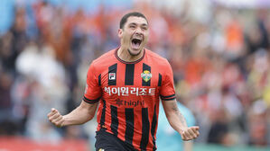 '1호 해트트릭' 신고한 강원 야고, K리그1 8라운드 MVP