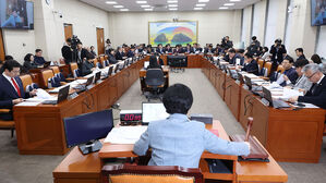 야당, 가맹사업법·민주유공자법 본회의 직회부 요구…단독 의결