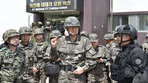 합참의장, 707특임단 훈련 참관…"적 지도부 제거 최정예 부대"