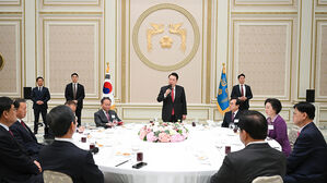 윤 대통령, 총선 낙천&middot;낙선자 오찬 "우린 정치적 운명공동체"