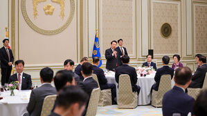 국힘 낙선자들, 윤 대통령과 오찬…"반성하고 변화 이뤄내야"
