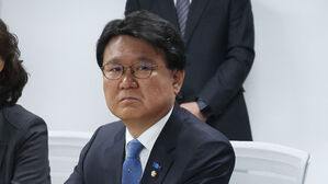 조국혁신당 첫 원내대표에 황운하…만장일치