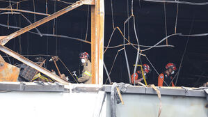 화성 공장화재 수색 과정서 신원불상 시신 일부 발견돼