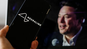 머스크 "시력 상실자가 볼 수 있게 하는 기술, 규제 승인 대기 중"