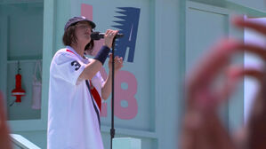 [올림픽] "이렇게 트렌디할 수가"…LA에 뜬 빌리 아일리시 (파리 2024 폐회식)