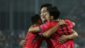 월드컵 예선 3연승에 세대교체도 성공적…순풍 타는 홍명보호