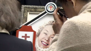 "엄마, 미안해"…'일용엄니' 김수미 마지막 길 눈물의 배웅