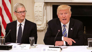 뉴욕타임스 "애플 팀 쿡, 트럼프 중동순방 동행 거절해 미움 샀다"