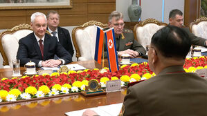 방북 러 국방 "군사협력 신속 확대" 북한 국방상 "전투우의 중요"