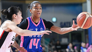 '특별귀화 무산' 여자농구 삼성생명 키아나 스미스, 현역 은퇴