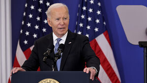 바이든 전 미 대통령 정계 복귀 타진…민주당 재건 돕겠다 제안