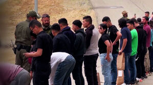 미국, '입국 금지' 19개국 출신 이민 신청 처리 중단