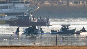 "관리 실패 탓에 67명 사망 워싱턴 여객기&middot;군 헬기 충돌"