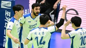 득점 후 기뻐하는 삼성화재 선수들(사진=한국배구연맹 제공, 연합뉴스)