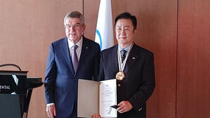 윤강로 국제스포츠외교연구원장, 바흐 IOC 위원장 초청 받아